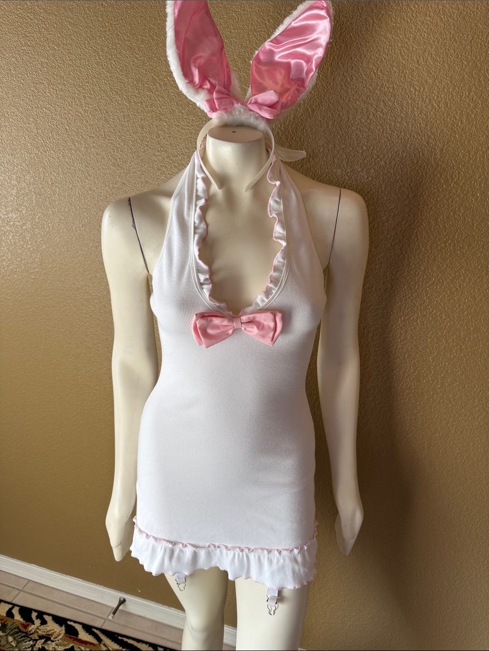 Y2K Vintage 2PC. Leg Avenue White Bunny Costume with ruffled back.